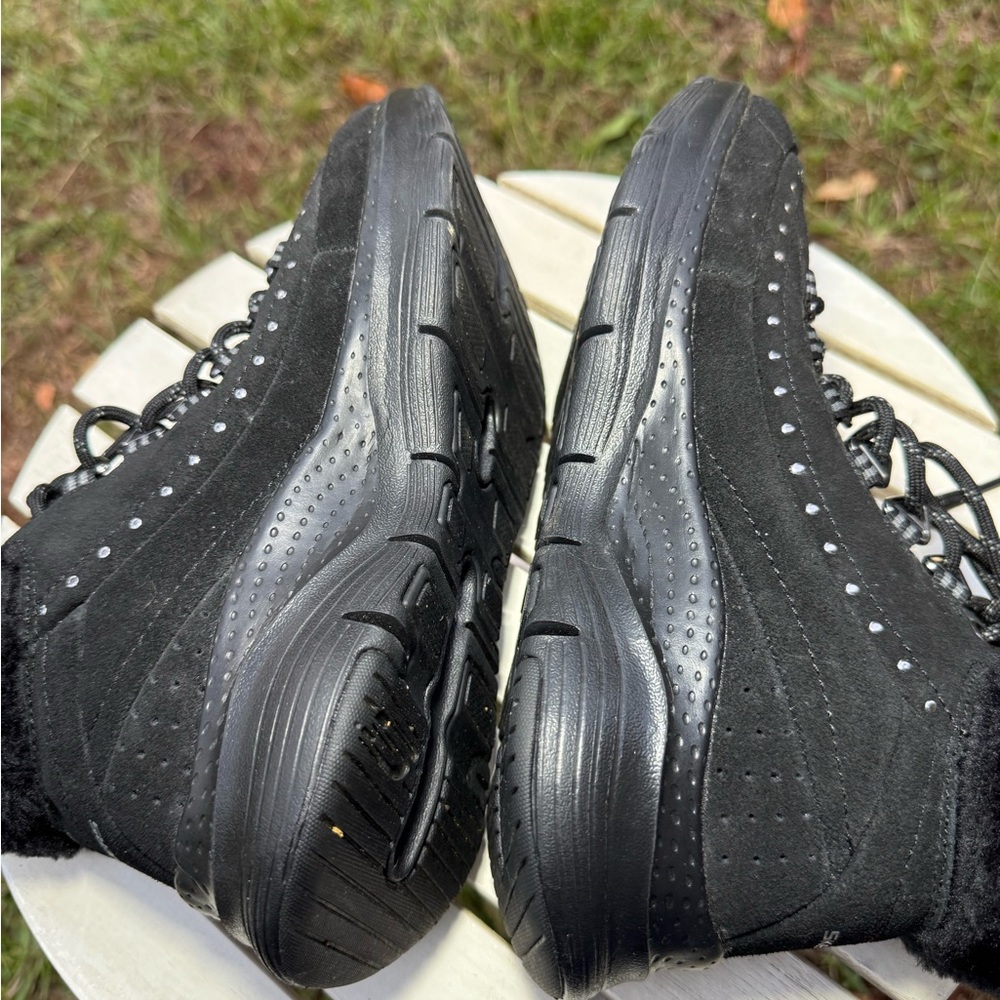 Skechers Women's (6.5)Arch Fit - Goodnight Black Winterized Sneakers 167325.BBK - Picture 5 of 7